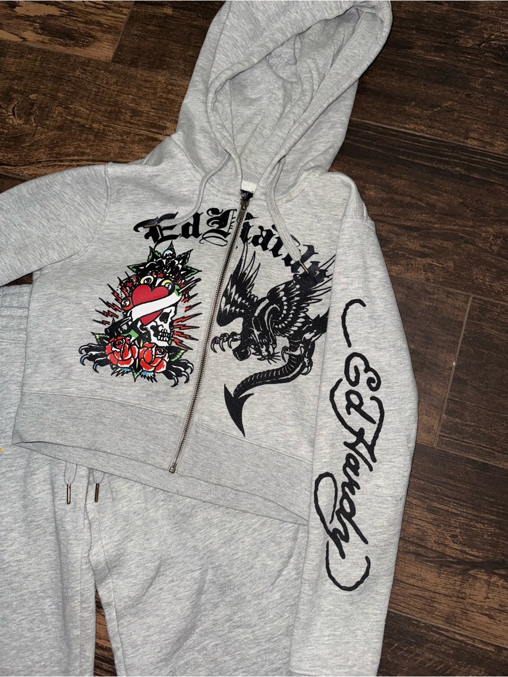 Ed Hardy Gray Sweat Set with Red Rose & Black Script Graphics - Picture 2 of 6
